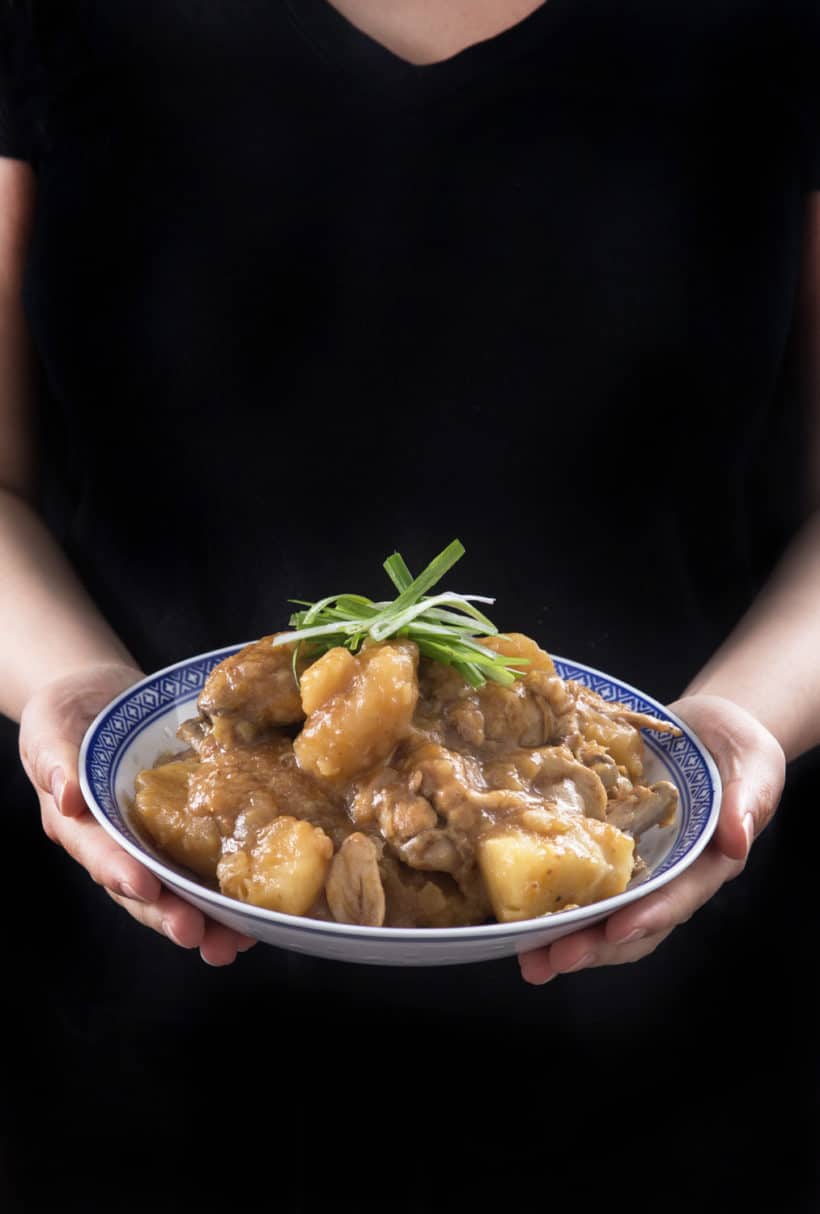 Instant Pot HK Braised Chicken with Potatoes Recipe 薯仔炆雞翼 (Pressure Cooker HK Braised Chicken with Potatoes): Recreate Childhood Favorite - tender chicken meshed with creamy potatoes in hearty gravy. Simple ingredients packed with delicious tastes like home.