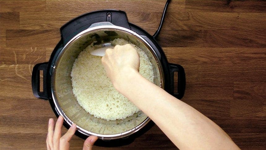 Perfect Instant Pot Calrose Rice Recipe (Pressure Cooker Medium Grain Calrose Rice): Super easy to make Asian-approved Calrose rice in less than 30 mins!