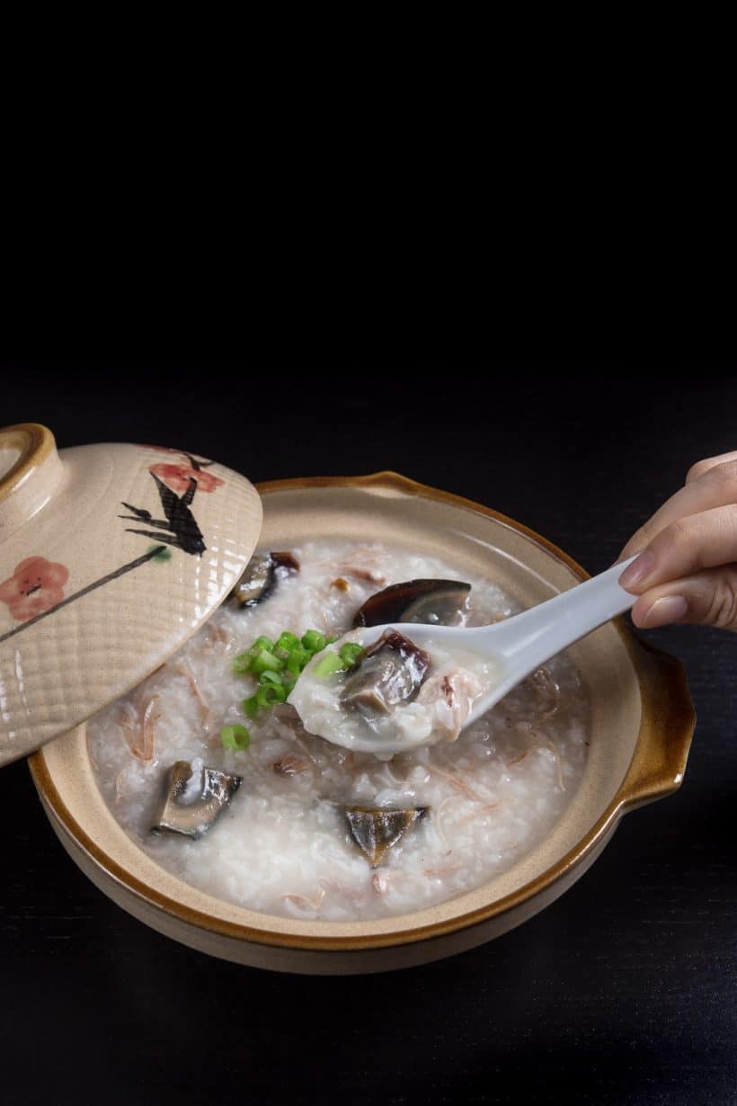 10 ingredients + 10 mins prep to make this comforting Chinese Century Egg & Pork Congee in Pressure Cooker Recipe 皮蛋瘦肉粥! Creamy rice porridge with moist shredded pork plus chewy century eggs. Easy & healthy one pot meal that is sooo satisfying to eat!