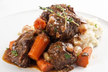 instant pot beef bourguignon | instant pot beef burgundy | beef bourguignon pressure cooker | boeuf bourguignon | bœuf à la Bourguignonne