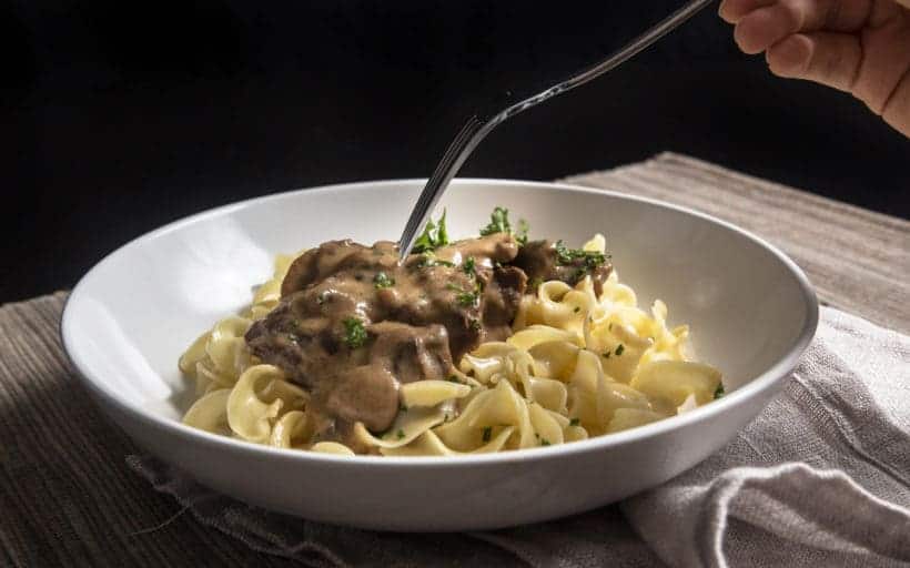 https://pressurecookrecipes.com/wp-content/uploads/2017/07/instant-pot-beef-stroganoff-pin.jpg