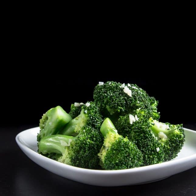 Instant Pot Chinese Takeout Recipes: Instant Pot Broccoli with Garlic