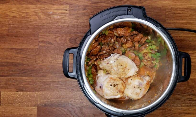 add browned chicken to pressure cook jambalaya   #AmyJacky #InstantPot #PressureCooker #recipe #chicken