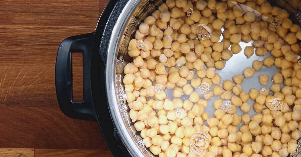 Instant Pot Chickpeas | Pressure Cooker Chickpeas | Instant Pot Garbanzo Beans | Instant Pot Beans | How to cook chickpeas | Chickpea recipes | Dried chickpeas #AmyJacky #InstantPot #PressureCooker #recipes #vegan #GlutenFree #vegetarian