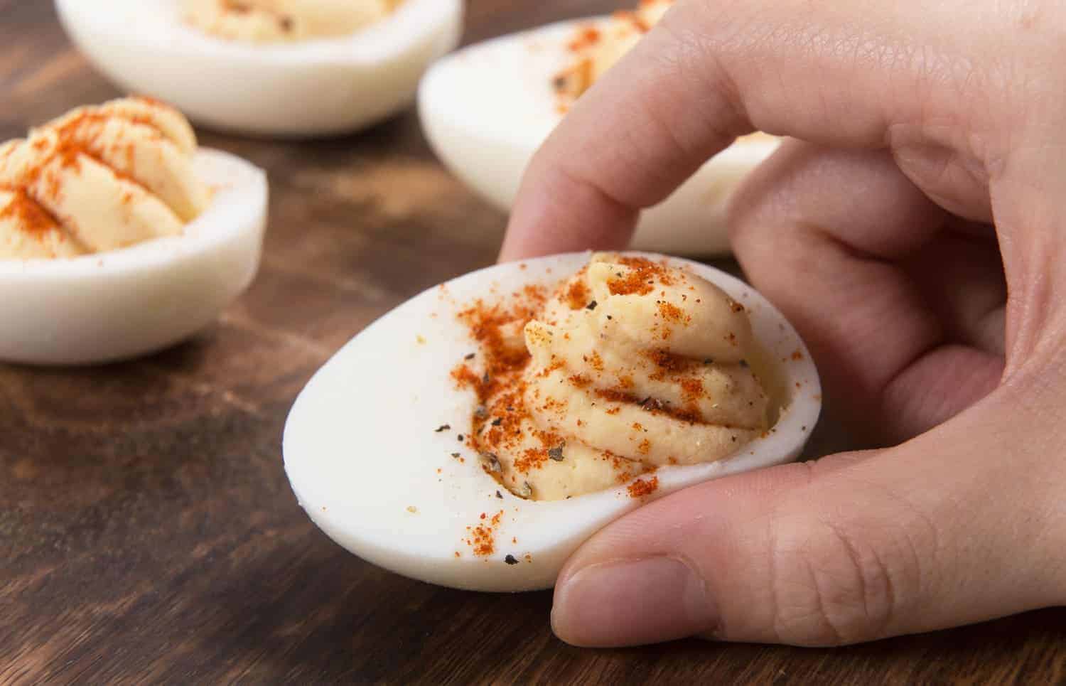 Instant Pot Deviled Eggs | Pressure Cooker Deviled Eggs | Instant Pot Hard Boiled Eggs | Pressure Cooker Hard Boiled Eggs | Instant Pot Eggs | Deviled Eggs Recipe | Hard Boiled Eggs Recipe | Party Appetizers #AmyJacky #InstantPot #PressureCooker #recipes #eggs