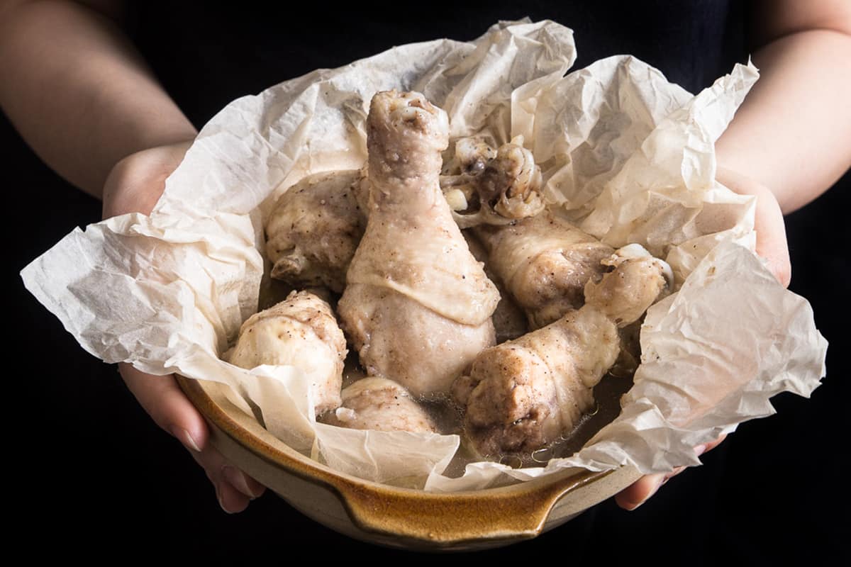 Instant Pot Salt Baked Chicken | Pressure Cooker Salt Baked Chicken | Instant Pot Chicken | Pressure Cooker Chicken | Instapot Chicken | Chicken Recipes | Chinese Recipes #instantpot #pressurecooker #chicken #easy #chinese #recipes