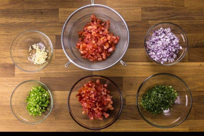 Mexican Homemade Salsa Recipe (Pico de Gallo): preparing the Salsa Fresca ingredients