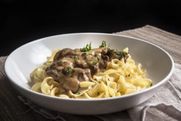 Make Umami Instant Pot Beef Stroganoff Recipe (Pressure Cooker Beef Stroganoff)! A satisfying mouthful sensation of tender beef in addictive umami sauce.