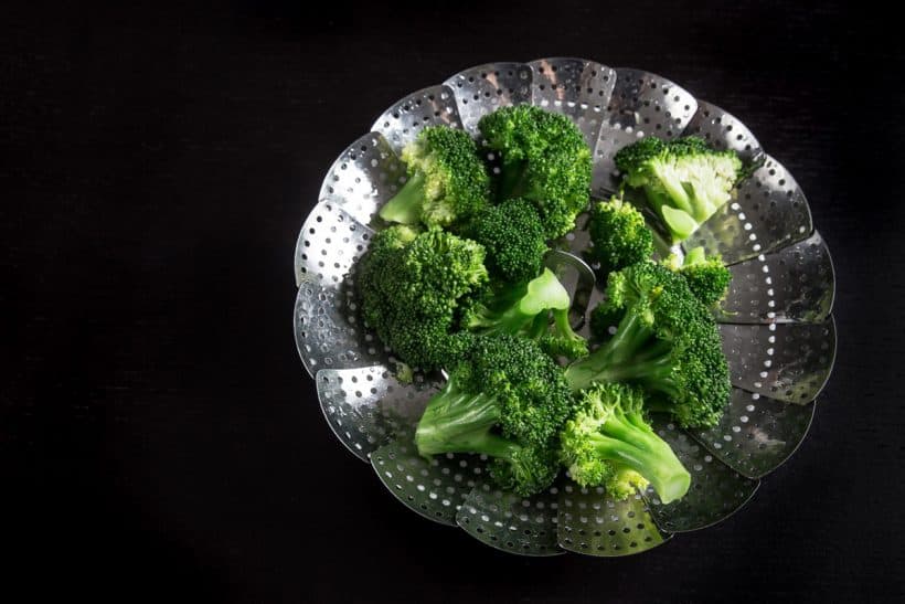 Make this super easy Pressure Cooker Broccoli with Garlic Recipe in less than 20 mins! Crunchy broccoli with delicious garlicky fragrance. Great side dish to eat over rice. Healthy, simple, quick way to get your dose of pressure cooker vegetables! :D