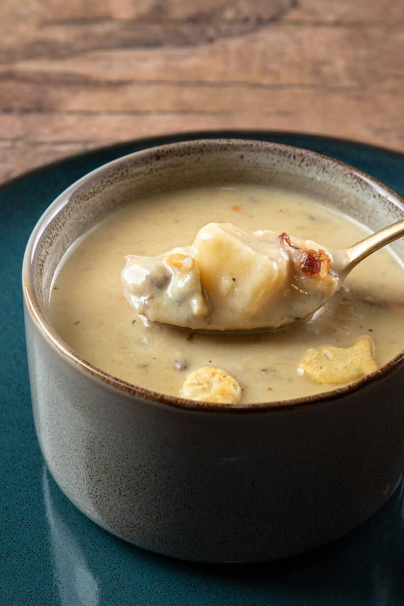 instant pot clam chowder | clam chowder instant pot | instant pot new england clam chowder | pressure cooker clam chowder  #AmyJacky #InstantPot #recipe #soup