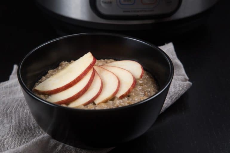 Healthy Hearty Instant Pot Oatmeal Recipe (Pressure Cooker Oatmeal): Make this creamy apple cinnamon oatmeal to comfort and warm your heart in the morning!