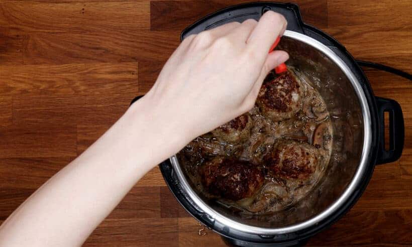 salisbury steak in Instant Pot