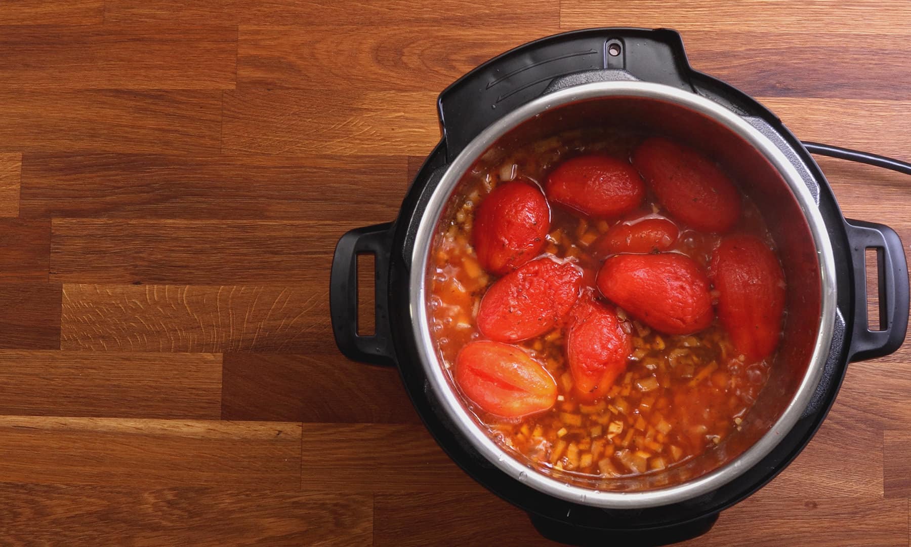 pressure cooked spaghetti with marinara sauce