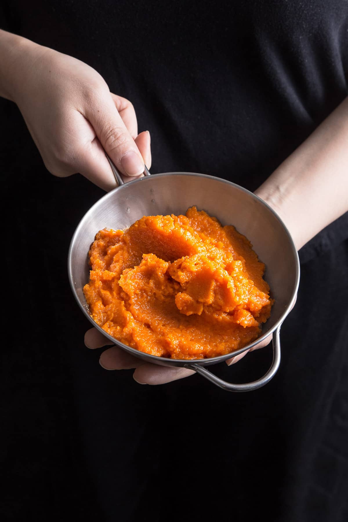 5 ingredients & 10 mins to make this simple Sweet Carrot Puree Recipe in the Pressure Cooker. This healthy & delicious carrot side dish is super easy to make!